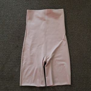 Jockey Intimates & Sleepwear - 🌺Womens firm high waisted shaper. Jockey Intimates & Sleepwear - 🌺Womens firm high waisted shaper.